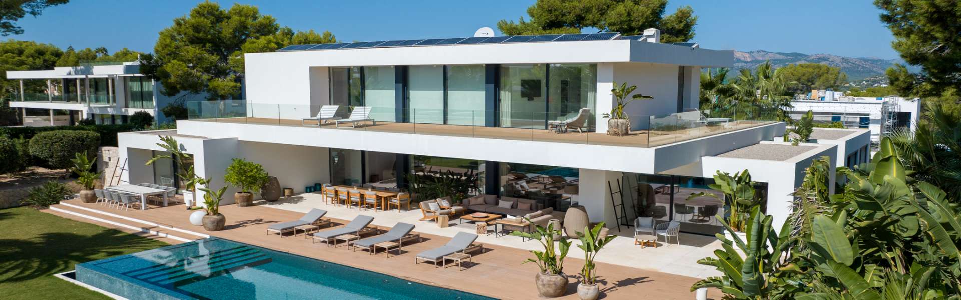 Luxus Villa in Santa Ponsa mit angrenzendem Baugrundstück